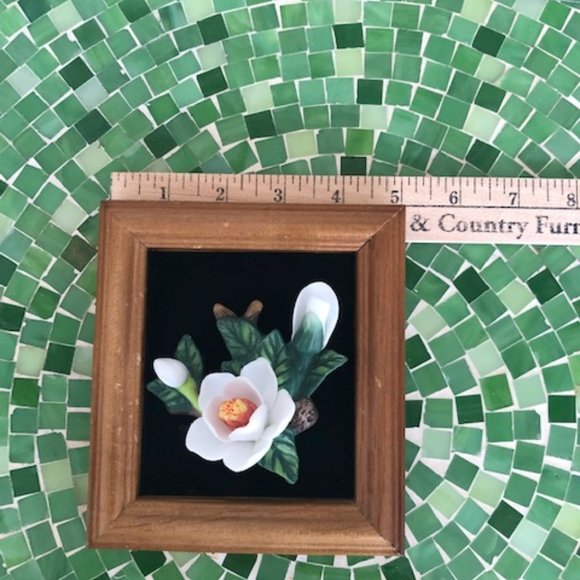 VINTAGE FRAMED PORCELAIN MAGNOLIA #46538 - Picture 4 of 8